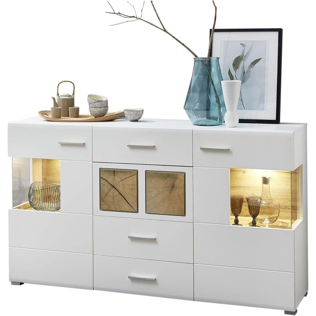 Sideboard verbindet LED Beleuchtung und sanft schliessende Fronten