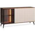 Das Sideboard nimmt mit 154 x 39 x 80 cm Gestalt an