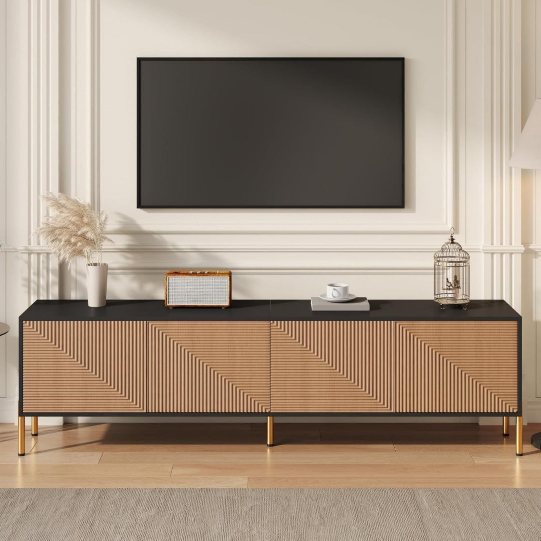 Das Medienboard vereint Form und 4 Tueren
