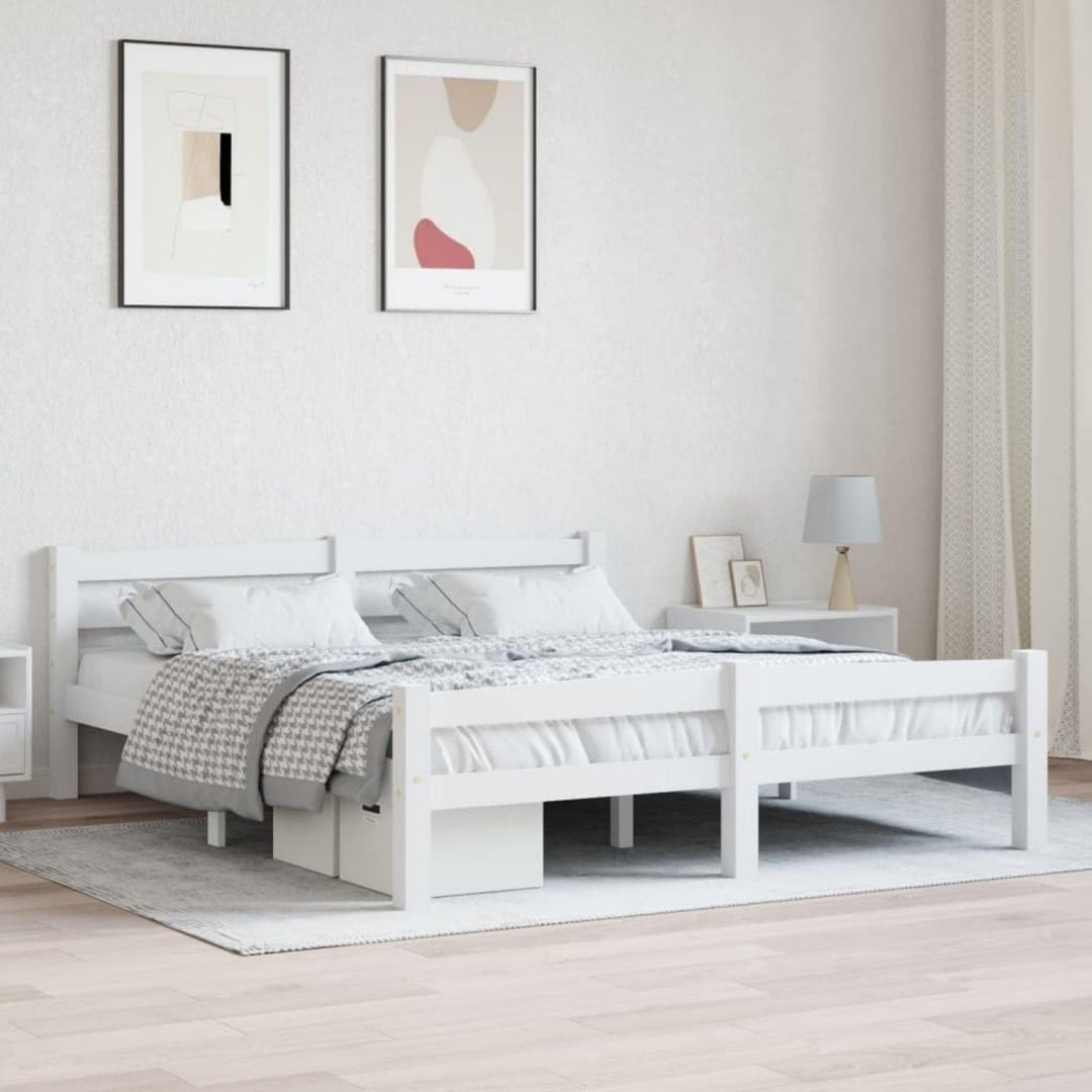 Bettgestell mit den Massen 160 x 200 cm in Weiss aus Massivholz