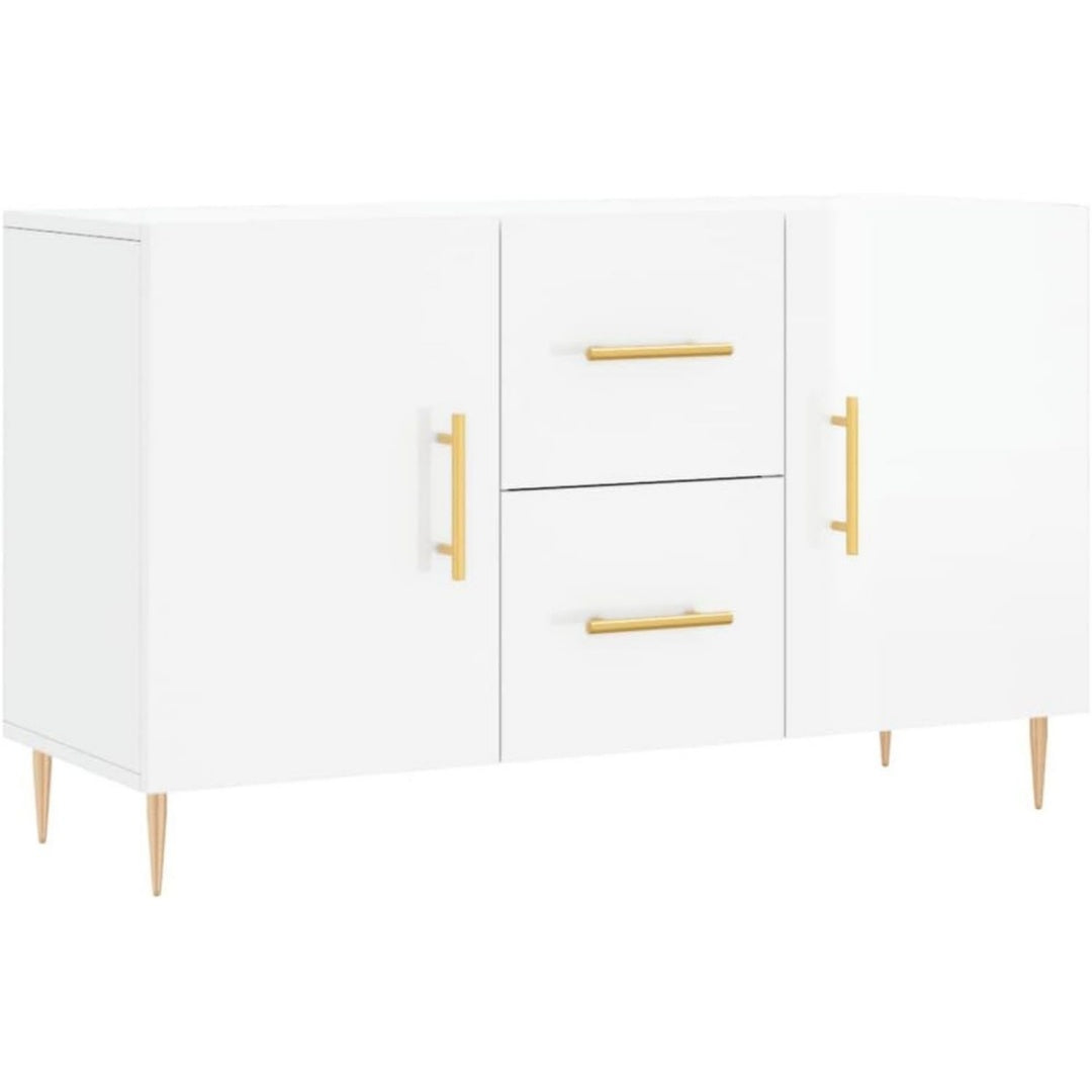 Glaenzende Oberflaechen treffen auf ein Metallgestell an dem Sideboard