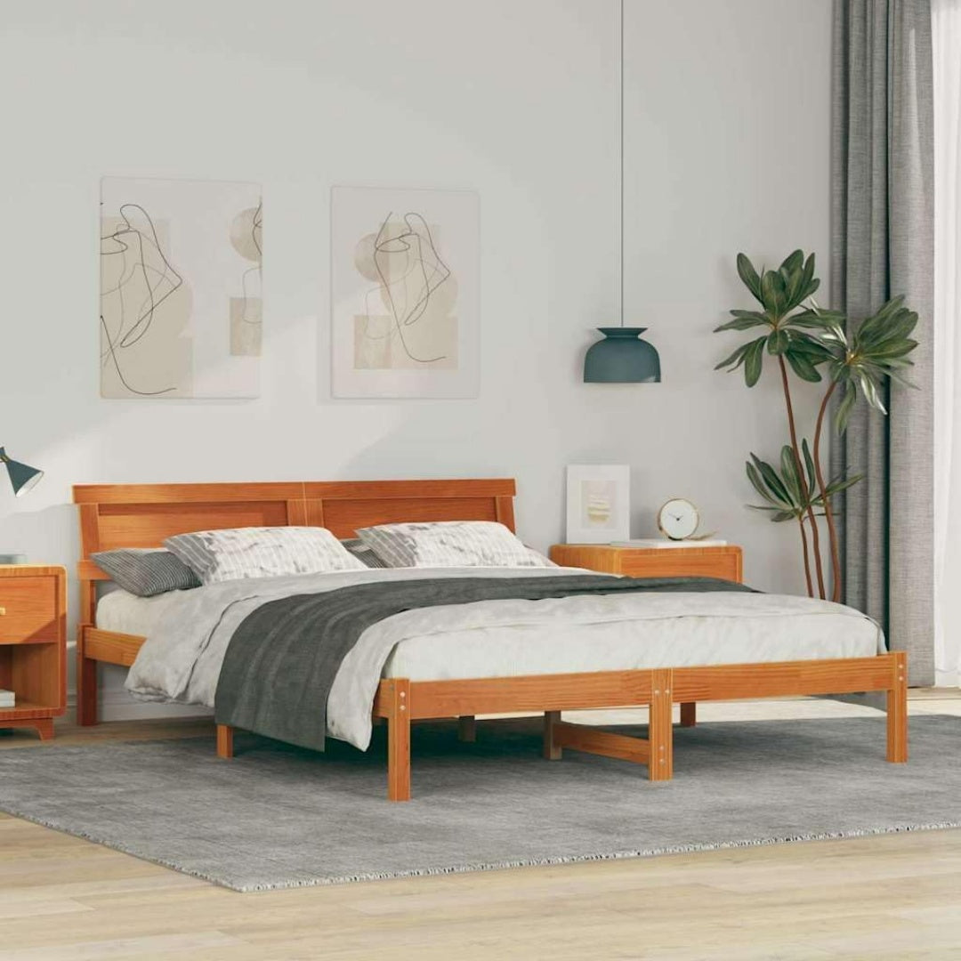 Bettgestell aus Kiefernholz mit den Massen 150 x 200 cm