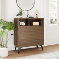 Sideboard mit offenen Ablagen und strukturierten Fronten