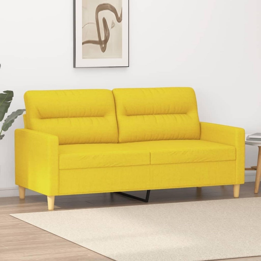 Armlehnen an dem Sofa aus Stoff